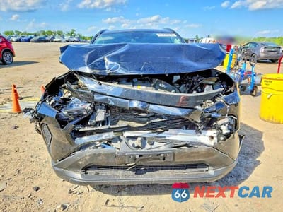 Piąte zdjęcie samochodu w środku: 2024 TOYOTA RAV4 XLE VIN:2T3W1RFV2RW316071 - miniatura