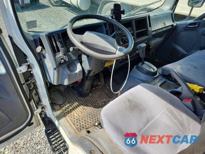 Zdjęcie 8 z 12 samochodu: 2017 ISUZU NPR HD DUMP TRUCK VIN:54DC4W1B7HS801881 - miniatura