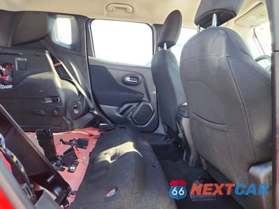 Zdjęcie 10 z 13 samochodu: 2020 JEEP RENEGADE LATITUDE VIN:ZACNJBB18LPL10025 - miniatura