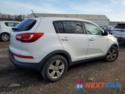 Trzecie zdjęcie samochodu z tyłu: 2013 KIA SPORTAGE LX VIN:KNDPB3A21D7367190 - miniatura