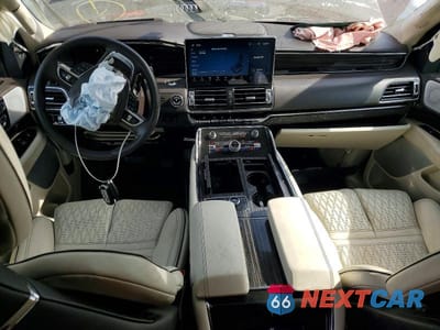 Zdjęcie 8 z 12 samochodu: 2024 LINCOLN NAVIGATOR BLACK LABEL VIN:5LMJJ2TG6REL19658 - miniatura