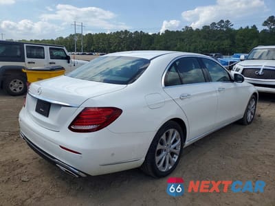 Trzecie zdjęcie samochodu z tyłu: 2017 MERCEDES-BENZ E 300 VIN:WDDZF4JB0HA084877 - miniatura