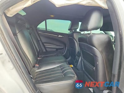 Zdjęcie 10 z 12 samochodu: 2020 CHRYSLER 300 S VIN:2C3CCABT9LH239083 - miniatura