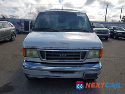 Piąte zdjęcie samochodu w środku: 2004 FORD ECONOLINE E350 SUPER DUTY CUTAWAY VAN VIN:1FDSE35L24HA05895 - miniatura