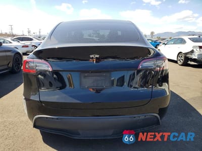 Zdjęcie 6 z 13 samochodu: 2021 TESLA MODEL Y VIN:5YJYGDEE6MF144802 - miniatura