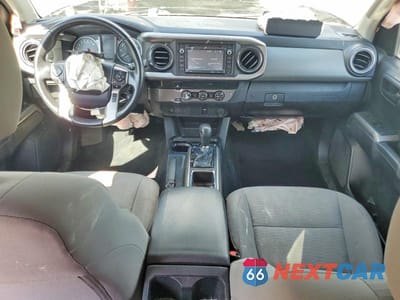 Zdjęcie 8 z 11 samochodu: 2019 TOYOTA TACOMA SR5 VIN:5TFAX5GN9KX137270 - miniatura