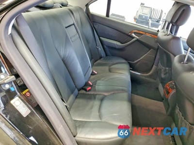 Zdjęcie 10 z 12 samochodu: 2005 MERCEDES-BENZ S 500 4MATIC VIN:WDBNG84J55A448463 - miniatura