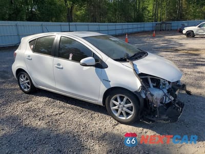 Czwarte zdjęcie samochodu z boku: 2013 TOYOTA PRIUS C THREE VIN:JTDKDTB31D1041839 - miniatura