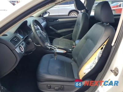 Zdjęcie 7 z 12 samochodu: 2012 VOLKSWAGEN PASSAT SE VIN:1VWBP7A35CC017480 - miniatura