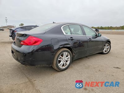 Trzecie zdjęcie samochodu z tyłu: 2011 INFI G37 SEDAN VIN:JN1CV6AR3BM355015 - miniatura