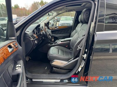 Zdjęcie 9 z 14 samochodu: 2015 MERCEDES-BENZ GL 550 4MATIC VIN:4JGDF7DE1FA508457 - miniatura