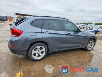 Trzecie zdjęcie samochodu z tyłu: 2015 BMW X1 SDRIVE28I VIN:WBAVM1C59FV318571 - miniatura