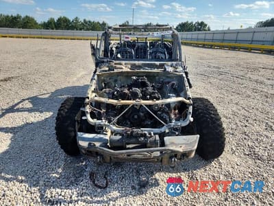 Piąte zdjęcie samochodu w środku: 2018 JEEP WRANGLER UNLIMITED SPORT VIN:1C4HJXDG9JW183459 - miniatura