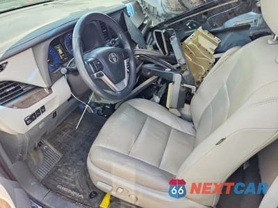 Zdjęcie 7 z 14 samochodu: 2016 TOYOTA SIENNA XLE 8-PASSENGER VIN:5TDYK3DC9GS760163 - miniatura