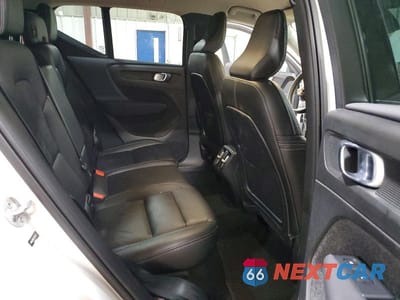 Zdjęcie 11 z 14 samochodu: 2023 VOLVO XC40 CORE VIN:YV4L12UV1P2910747 - miniatura