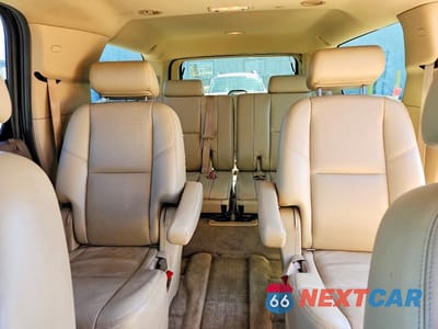 Zdjęcie 10 z 13 samochodu: 2010 CHEVROLET SUBURBAN K1500 LTZ VIN:1GNUKKE3XAR100864 - miniatura