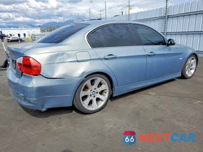 Trzecie zdjęcie samochodu z tyłu: 2006 BMW 330 I VIN:WBAVB33516KR77635 - miniatura