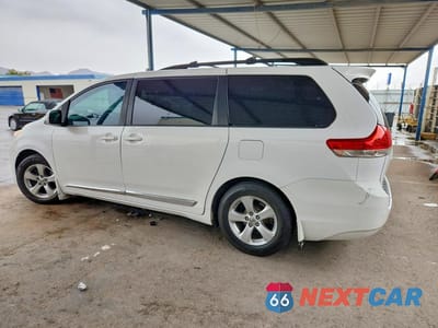 Drugie zdjęcie samochodu z przodu: 2014 TOYOTA SIENNA LE VIN:5TDKK3DCXES463020 - miniatura