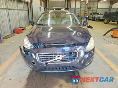 Piąte zdjęcie samochodu w środku: 2013 VOLVO S60 T5 VIN:YV1612FS7D2180898 - miniatura