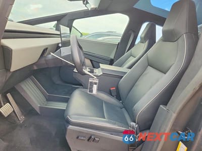 Zdjęcie 7 z 13 samochodu: 2024 TESLA CYBERTRUCK VIN:7G2CEHED6RA049138 - miniatura