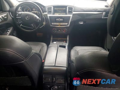 Zdjęcie 8 z 13 samochodu: 2016 MERCEDES-BENZ GL 550 4MATIC VIN:4JGDF7DE8GA648667 - miniatura