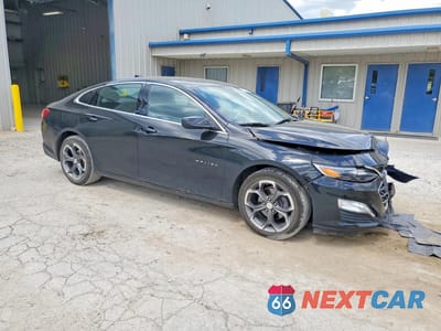 Czwarte zdjęcie samochodu z boku: 2022 CHEVROLET MALIBU LT VIN:1G1ZD5ST3NF117729 - miniatura