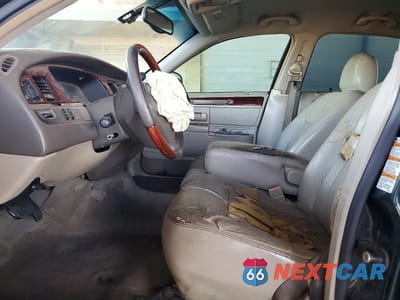 Zdjęcie 7 z 12 samochodu: 2003 LINCOLN TOWN CAR SIGNATURE VIN:1LNHM82W43Y655481 - miniatura