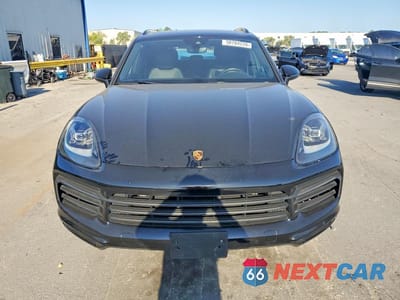 Piąte zdjęcie samochodu w środku: 2023 PORSCHE CAYENNE BASE VIN:WP1AA2AY4PDA05561 - miniatura