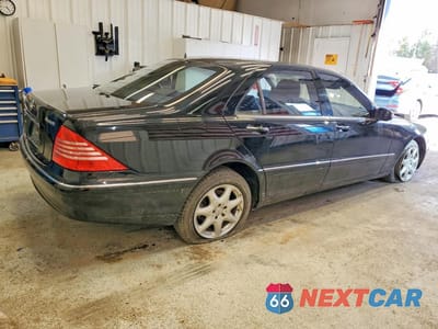 Trzecie zdjęcie samochodu z tyłu: 2005 MERCEDES-BENZ S 500 4MATIC VIN:WDBNG84J55A448463 - miniatura