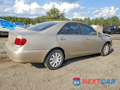 Trzecie zdjęcie samochodu z tyłu: 2005 TOYOTA CAMRY LE VIN:4T1BE32K95U502270 - miniatura