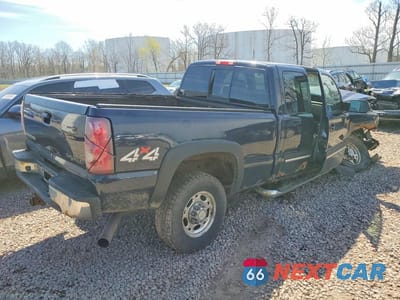 Trzecie zdjęcie samochodu z tyłu: 2005 CHEVROLET SILVERADO K2500 HEAVY DUTY VIN:1GCHK29225E335588 - miniatura