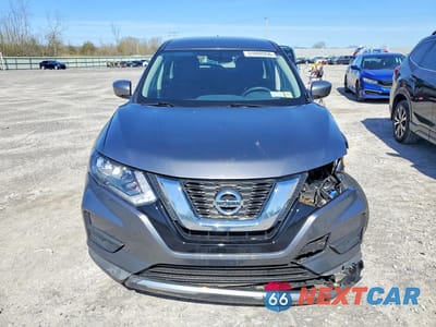 Piąte zdjęcie samochodu w środku: 2017 NISSAN ROGUE S VIN:KNMAT2MV1HP527920 - miniatura