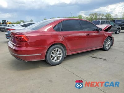 Trzecie zdjęcie samochodu z tyłu: 2018 VOLKSWAGEN PASSAT VIN:1VWAA7A39JC023728 - miniatura