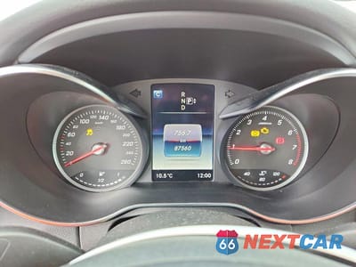 Zdjęcie 9 z 11 samochodu: 2015 MERCEDES-BENZ C 400 4MATIC VIN:55SWF6GB6FU027442 - miniatura