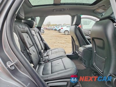 Zdjęcie 11 z 14 samochodu: 2022 LINCOLN TOWNHOUSE CORSAIR VIN:5LMCJ1D99NUL31533 - miniatura