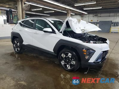 Czwarte zdjęcie samochodu z boku: 2024 HYUNDAI KONA SEL VIN:KM8HBCAB2RU179609 - miniatura
