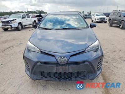 Piąte zdjęcie samochodu w środku: 2017 TOYOTA COROLLA SE VIN:5YFBURHE6HP659669 - miniatura