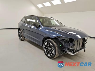 Czwarte zdjęcie samochodu z boku: 2026 VOLVO XC60 PLUS VIN:YV4M12RC4T1458059 - miniatura