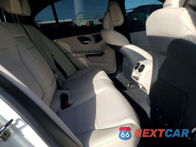 Zdjęcie 10 z 13 samochodu: 2025 MERCEDES-BENZ C 300 4MATIC VIN:W1KAF4HB2SR270089 - miniatura