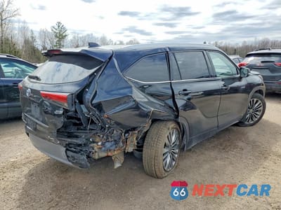 Trzecie zdjęcie samochodu z tyłu: 2020 TOYOTA HIGHLANDER HYBRID PLATINUM VIN:5TDEBRCH3LS002087 - miniatura