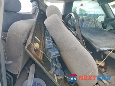 Zdjęcie 10 z 11 samochodu: 1999 GMC NEW SIERRA K1500 VIN:1GTEK19T2XE550686 - miniatura