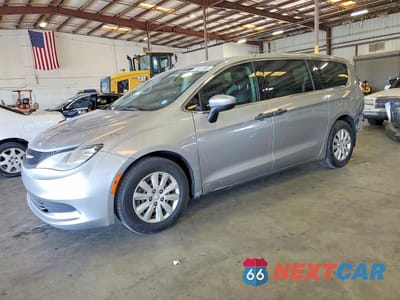 2018 CHRYSLER PACIFICA L 2C4RC1AGXJR125384 - główne zdjęcie licytacji z USA - miniatura