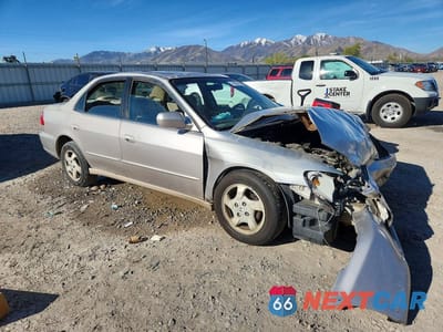 Czwarte zdjęcie samochodu z boku: 1999 HONDA ACCORD EX VIN:JHMCG5656XC022939 - miniatura