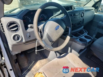 Zdjęcie 8 z 12 samochodu: 2014 FORD ECONOLINE E350 SUPER DUTY CUTAWAY VAN VIN:1FDWE3FL9EDA91182 - miniatura