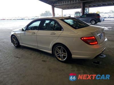 Drugie zdjęcie samochodu z przodu: 2013 MERCEDES-BENZ C 350 VIN:WDDGF5HB1DR254162 - miniatura