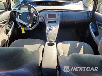 Zdjęcie 8 z 13 samochodu: 2013 TOYOTA PRIUS TWO VIN:JTDKN3DU7D5652681 - miniatura