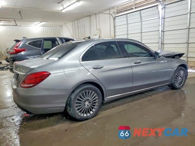 Trzecie zdjęcie samochodu z tyłu: 2015 MERCEDES-BENZ C 300 4MATIC VIN:55SWF4KB0FU025827 - miniatura