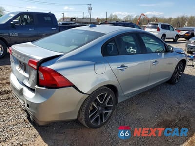 Trzecie zdjęcie samochodu z tyłu: 2017 VOLVO S60 DYNAMIC VIN:YV140MTLXH2428540 - miniatura