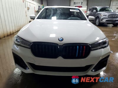 Piąte zdjęcie samochodu w środku: 2021 BMW M550XI VIN:WBA13BK0XMCH31057 - miniatura