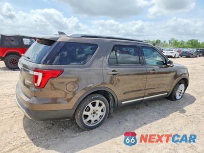 Trzecie zdjęcie samochodu z tyłu: 2016 FORD EXPLORER XLT VIN:1FM5K7D80GGB94325 - miniatura